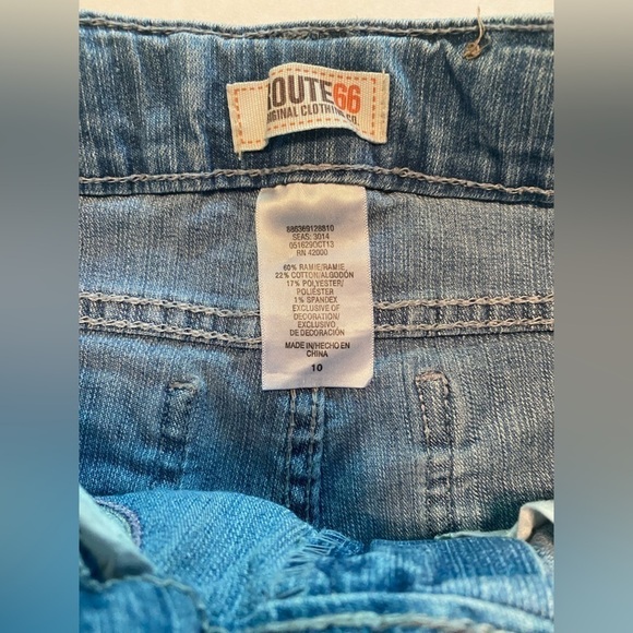 Route 66 Girls Size 10 Embellished Medium Wash Denim Bermuda Shorts - Picture 6 of 6